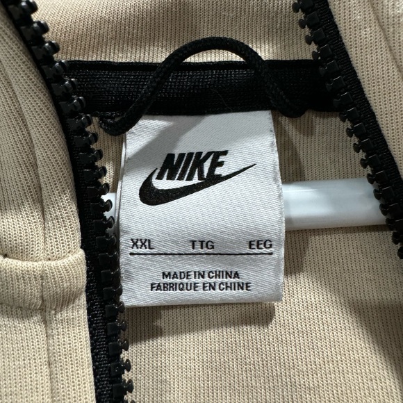 Men’s Nike Tech Zip up Hoodie - Picture 4 of 11